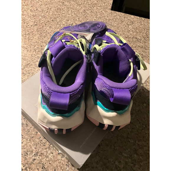 Women’s Exhibit B Active Adidas Basketball Sneakers Size 8.5 - Picture 4 of 12